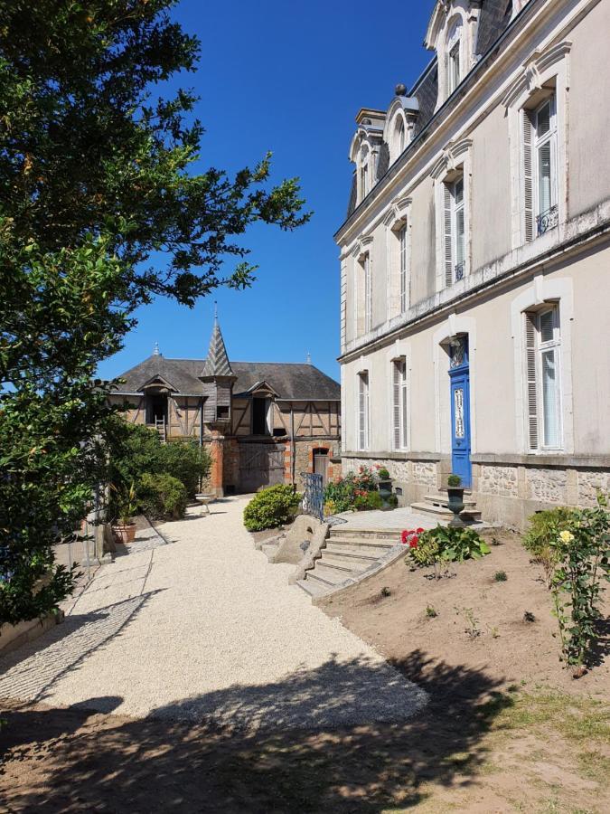 Les 5 Escales Bed & Breakfast Parthenay Exterior photo