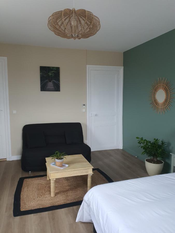 Les 5 Escales Bed & Breakfast Parthenay Exterior photo